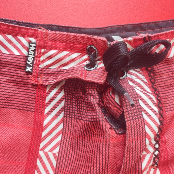 Hurley board short maroon plaid boy's size 8 - Picture 6 of 7